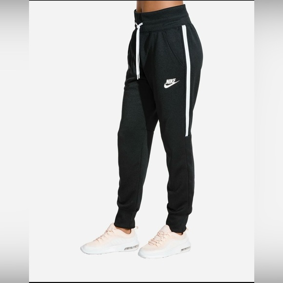 Nike Pants - Nike Polyknit Cuff Joggers Medium